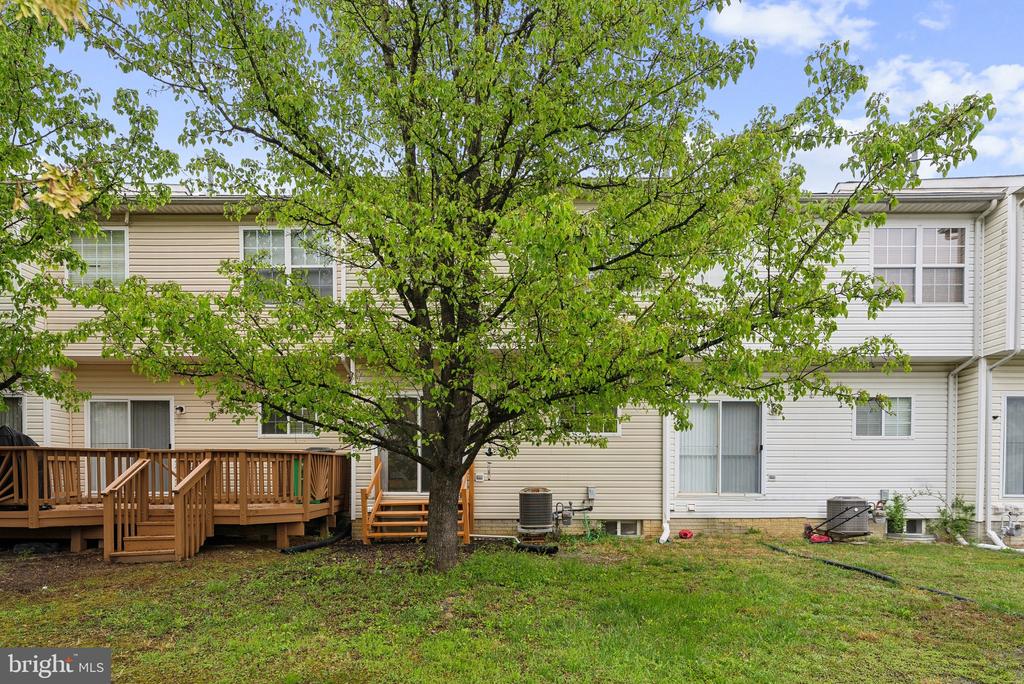 7006 RENWICK COURT