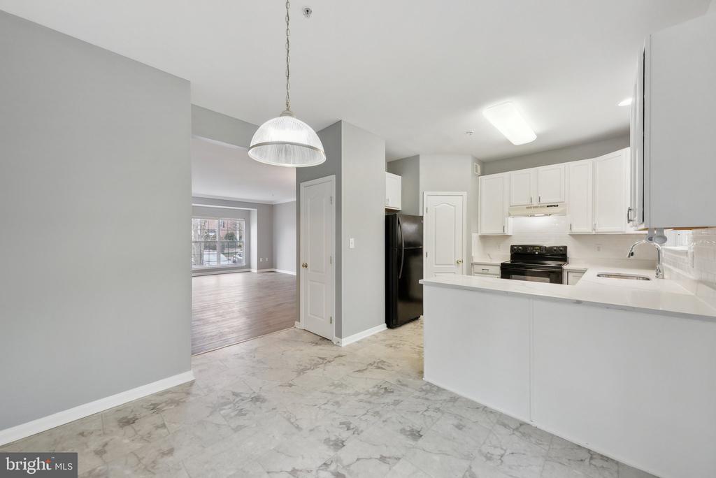 7006 RENWICK COURT