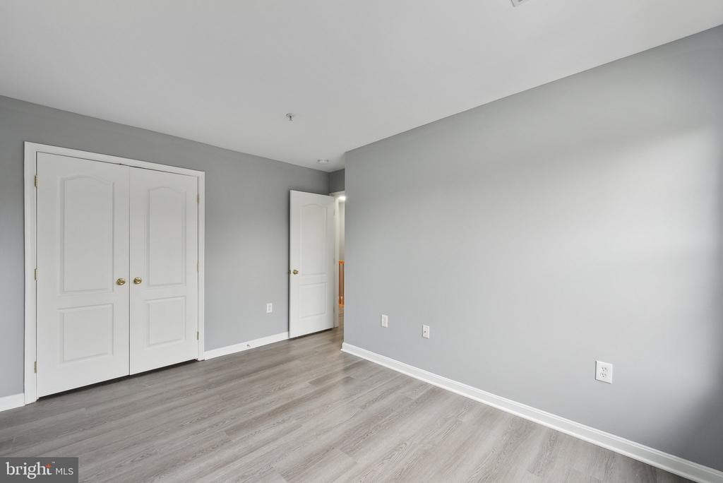 7006 RENWICK COURT