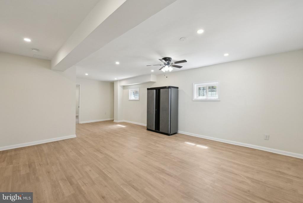 6511 FOSTER STREET