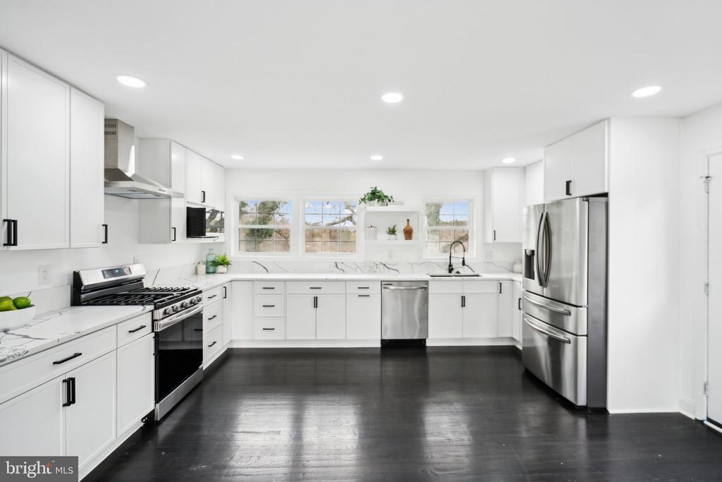 10111 OLD FORT ROAD