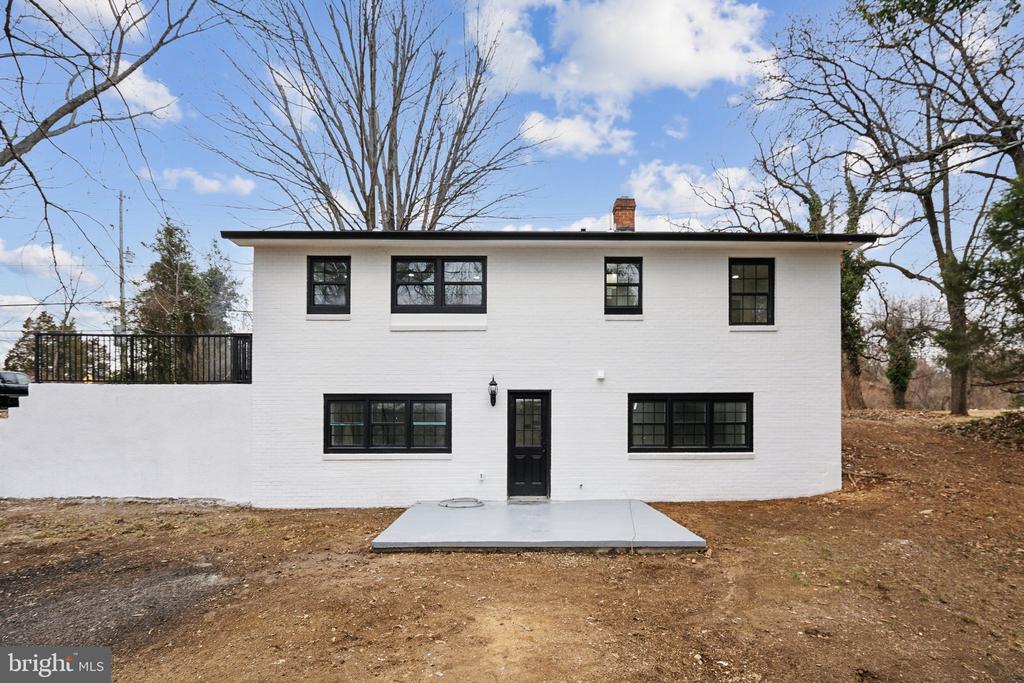 10111 OLD FORT ROAD