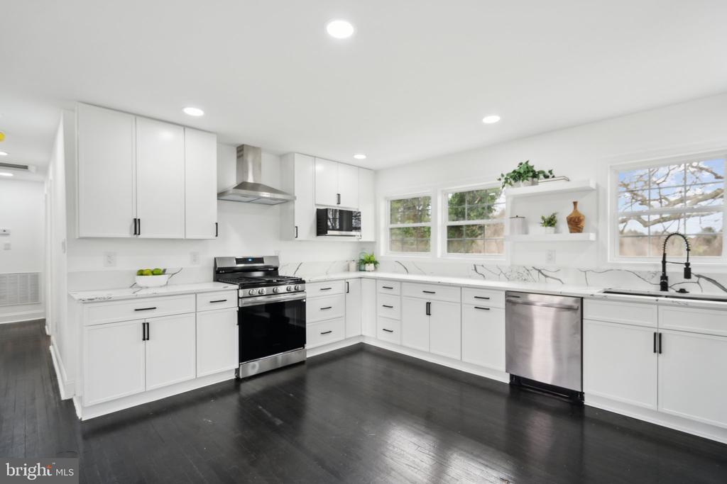 10111 OLD FORT ROAD