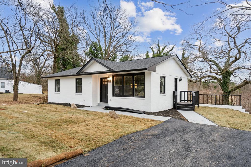 10111 OLD FORT ROAD