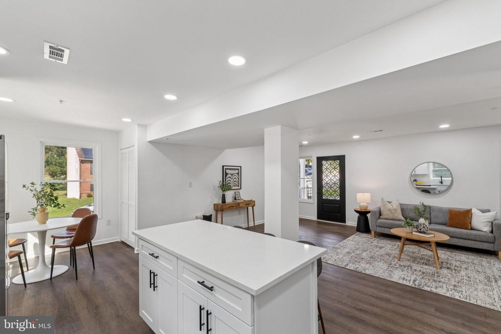 901 OLD WALNUT STREET