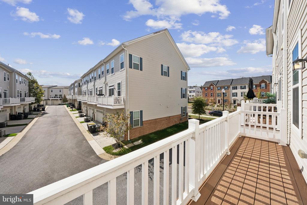10605 MERIDIAN HILL WAY