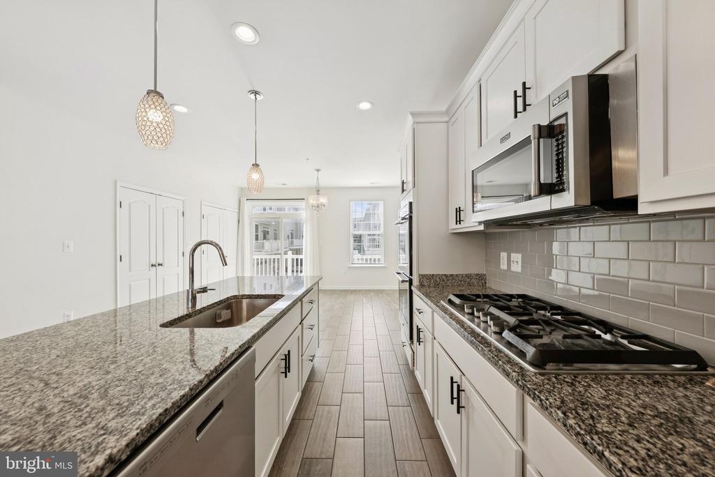 10605 MERIDIAN HILL WAY