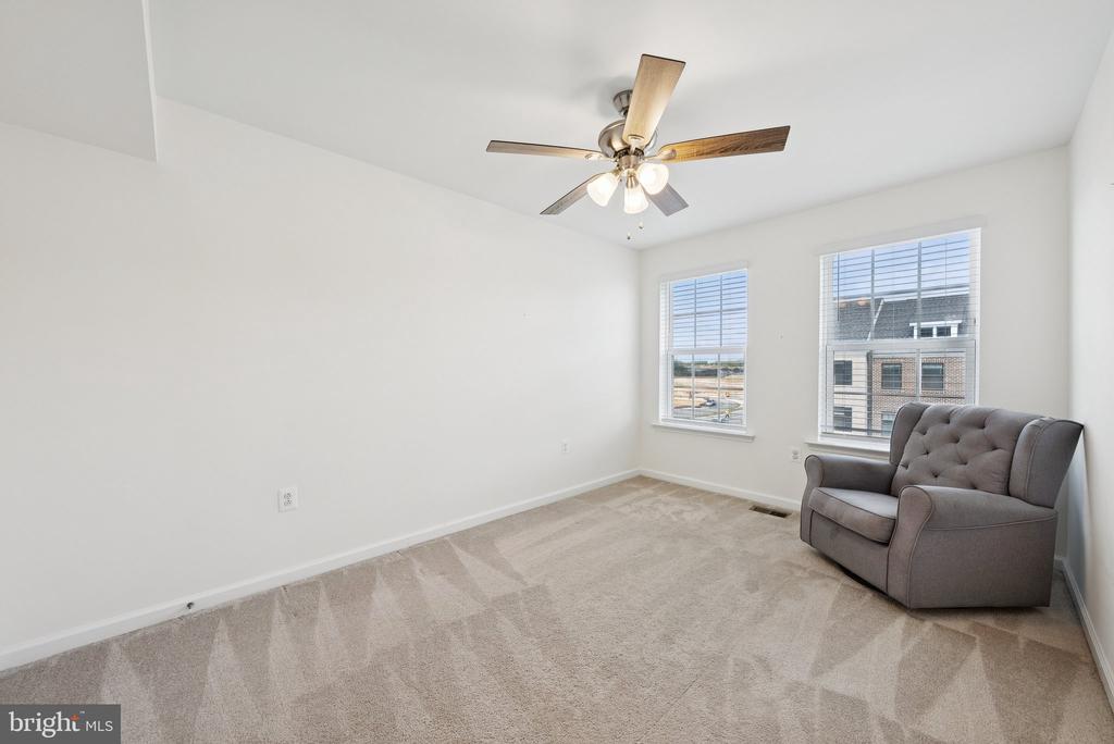 10605 MERIDIAN HILL WAY