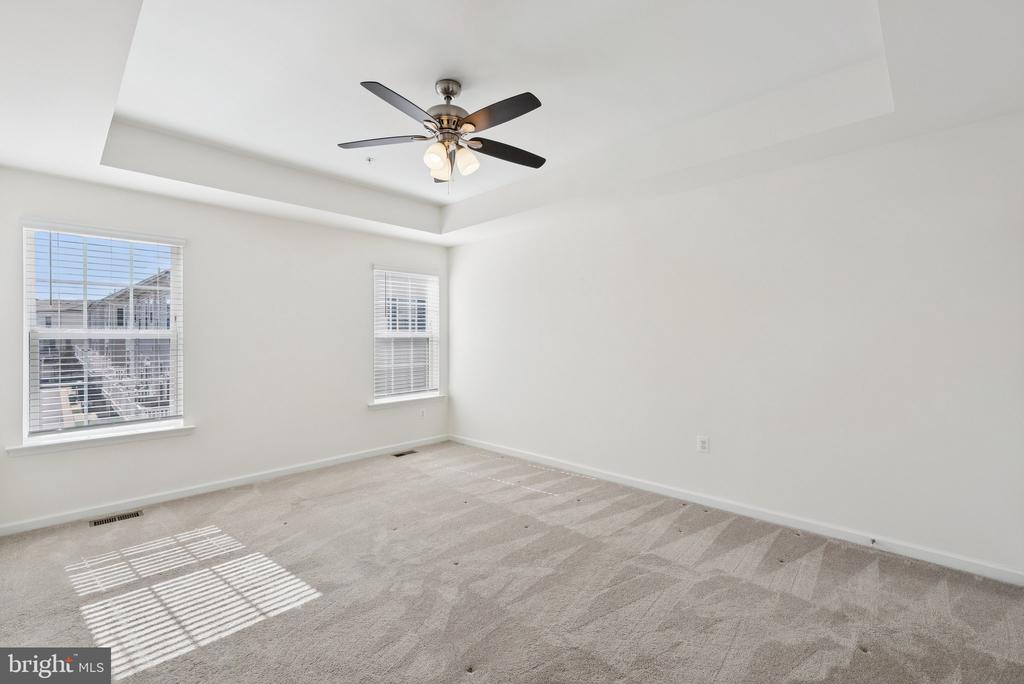 10605 MERIDIAN HILL WAY