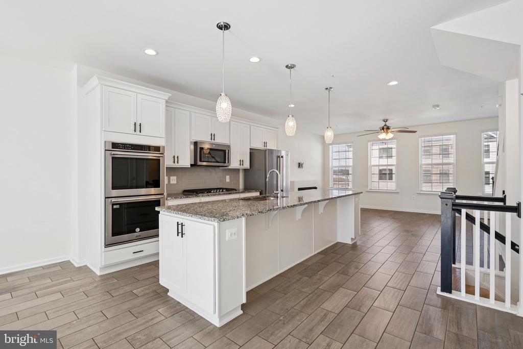 10605 MERIDIAN HILL WAY