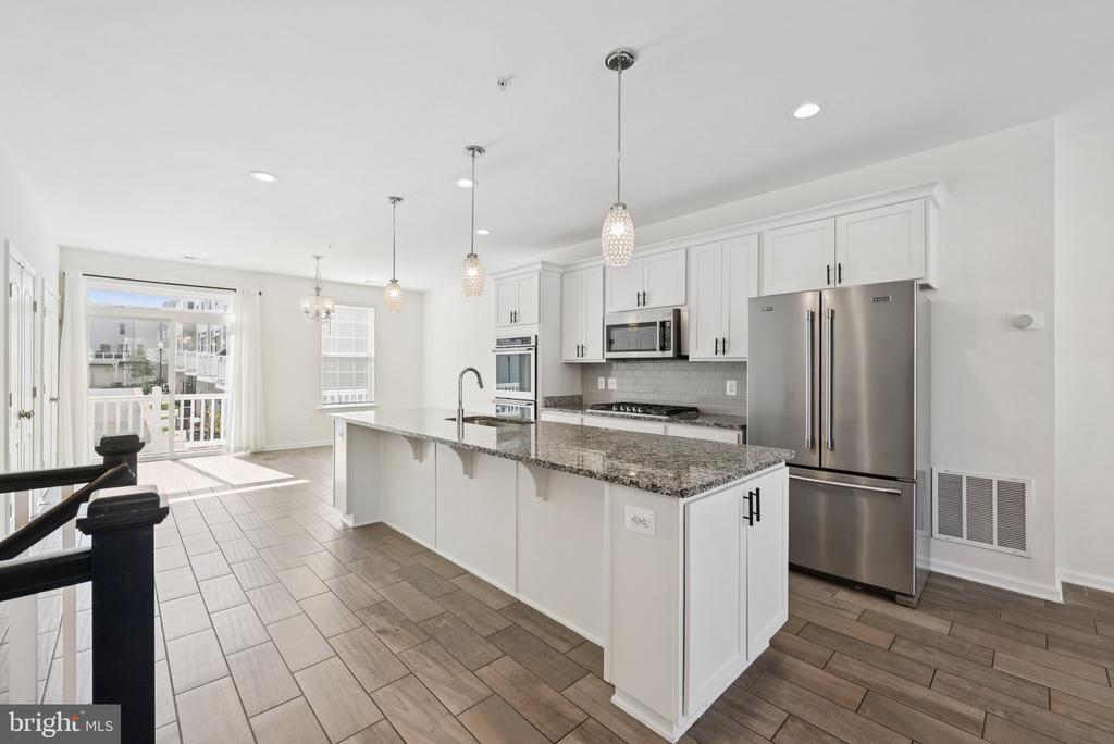 10605 MERIDIAN HILL WAY