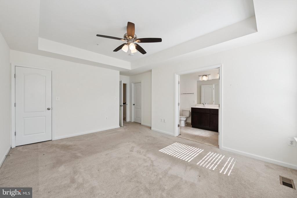 10605 MERIDIAN HILL WAY