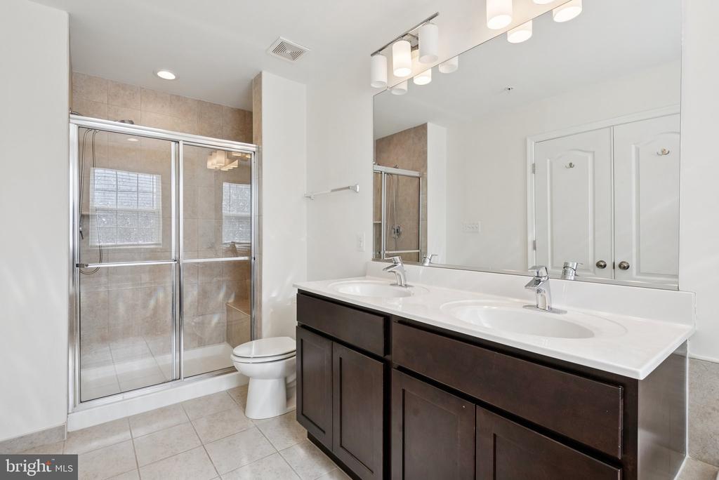 10605 MERIDIAN HILL WAY