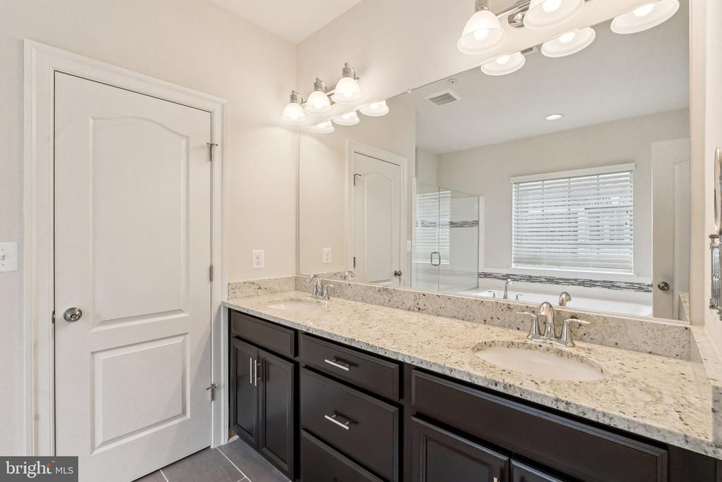 608 FAIR WINDS WAY 262A