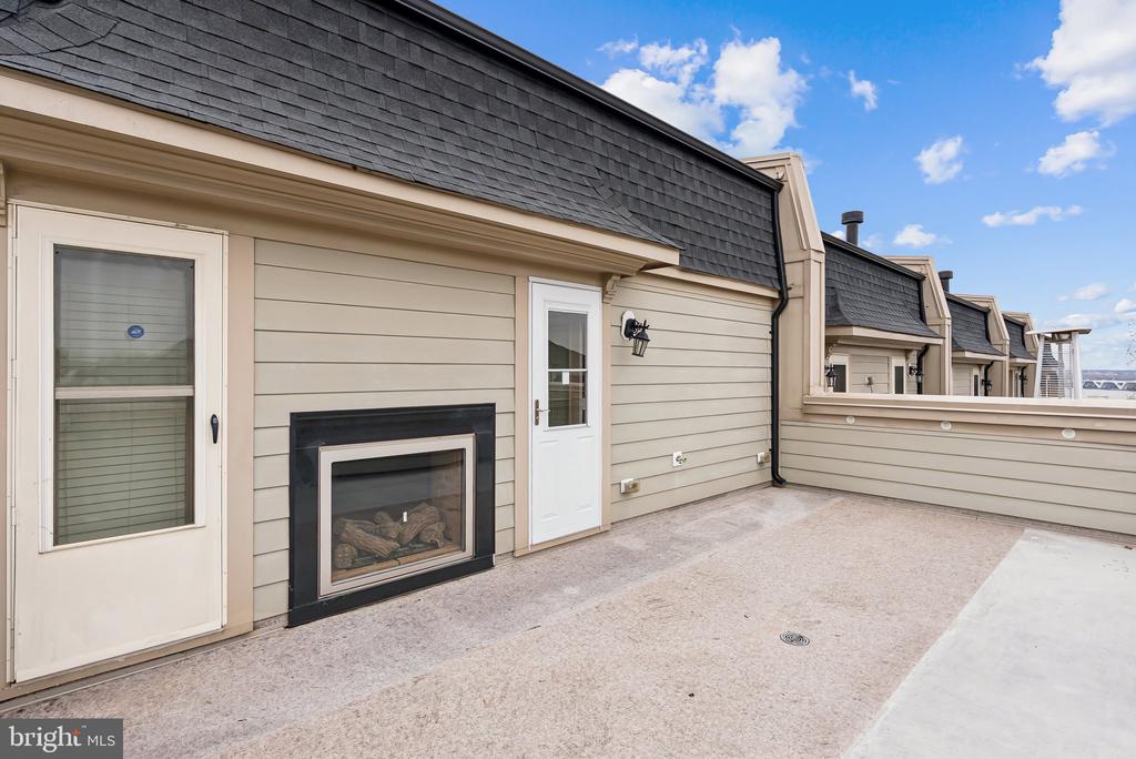 608 FAIR WINDS WAY 262A