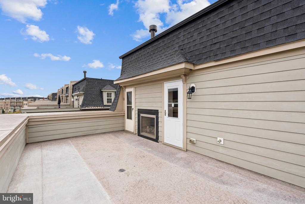 608 FAIR WINDS WAY 262A