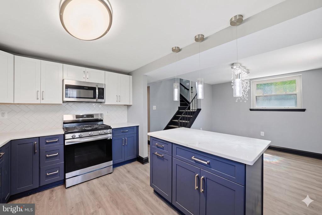 4206 CANYONVIEW DRIVE