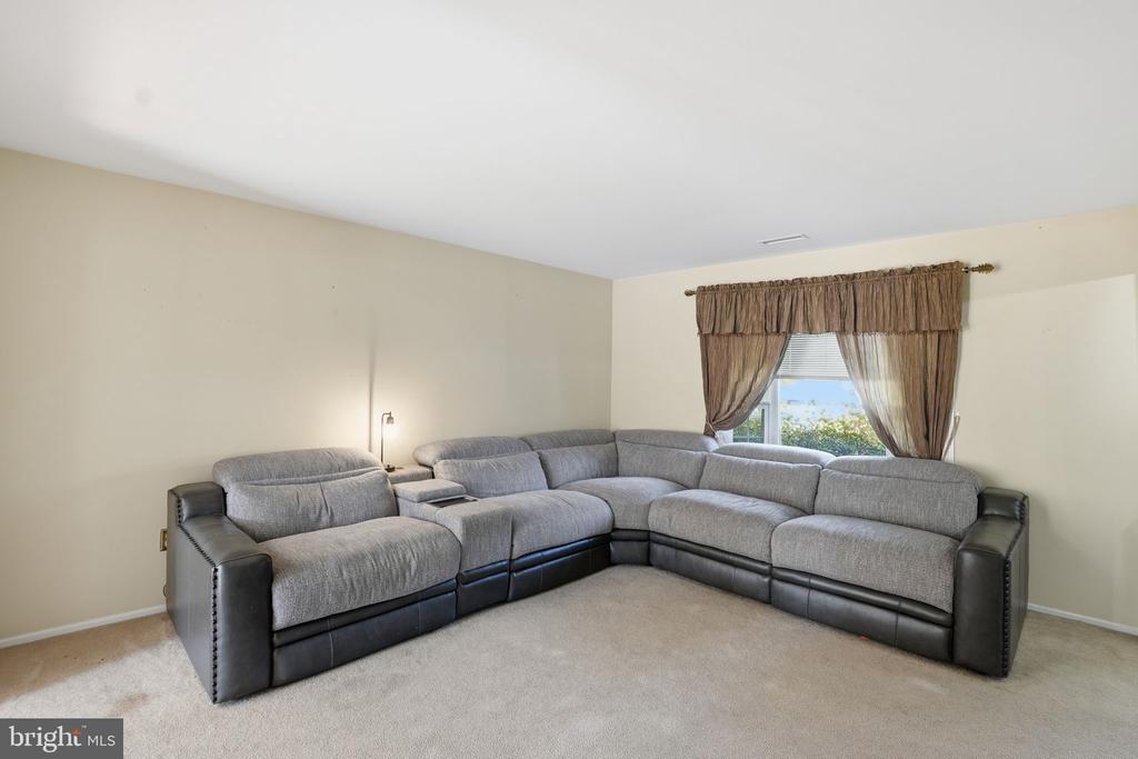 4110 NESCONSET DRIVE