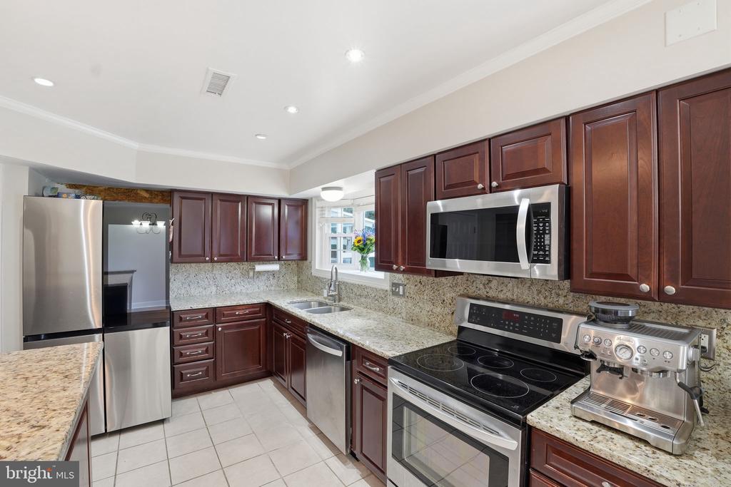 4110 NESCONSET DRIVE