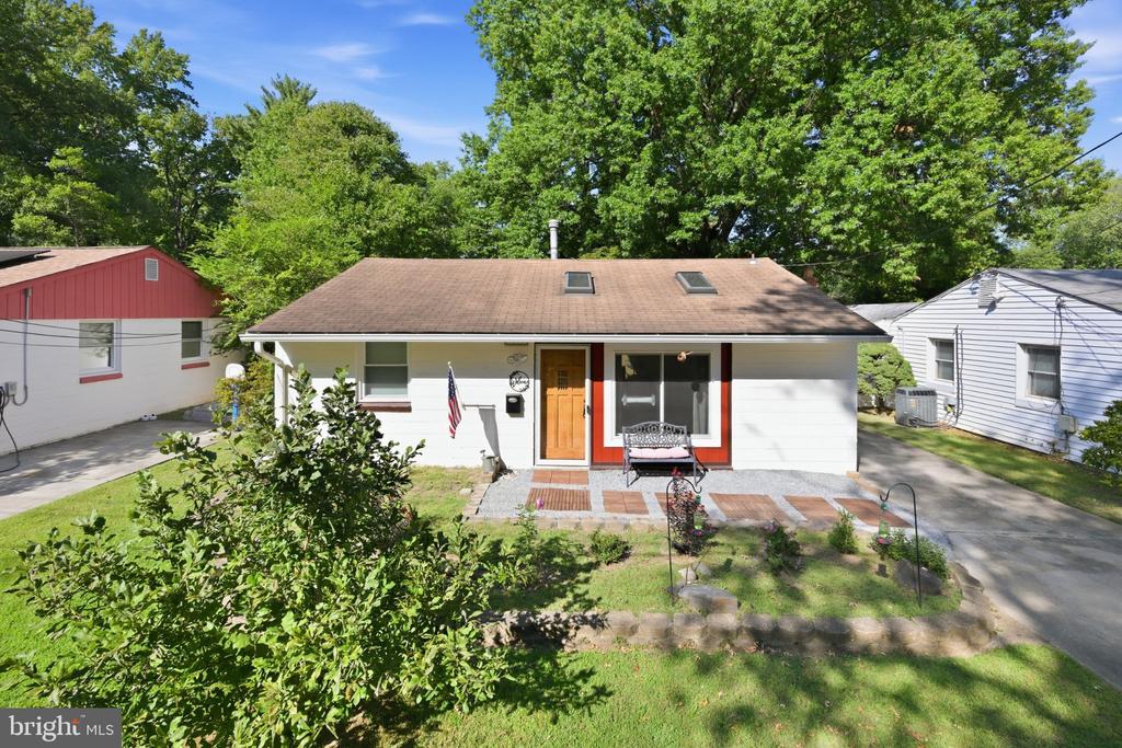 5208 HURON STREET