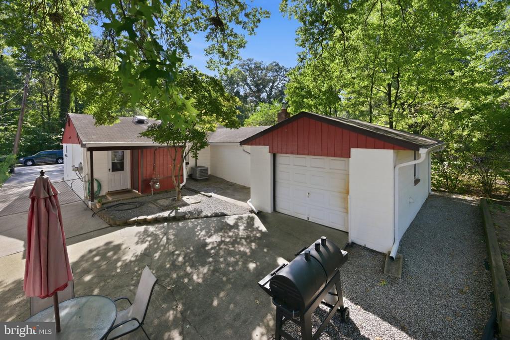 5208 HURON STREET