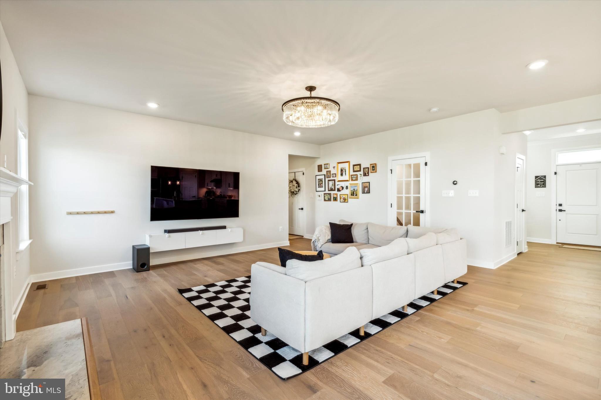 3306 CORA LANE