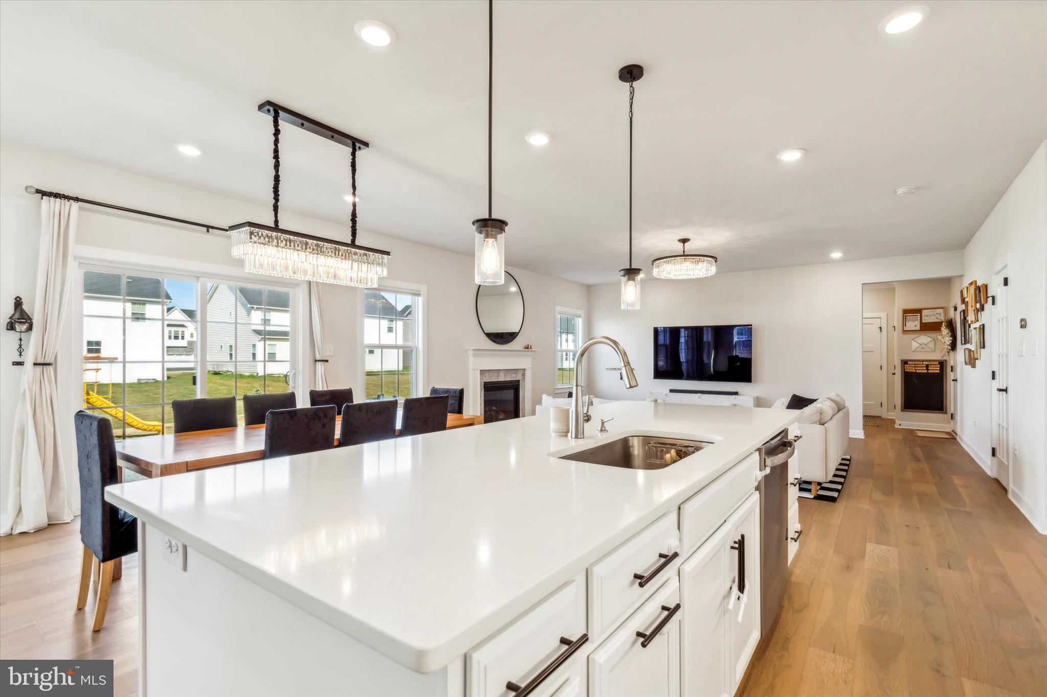 3306 CORA LANE