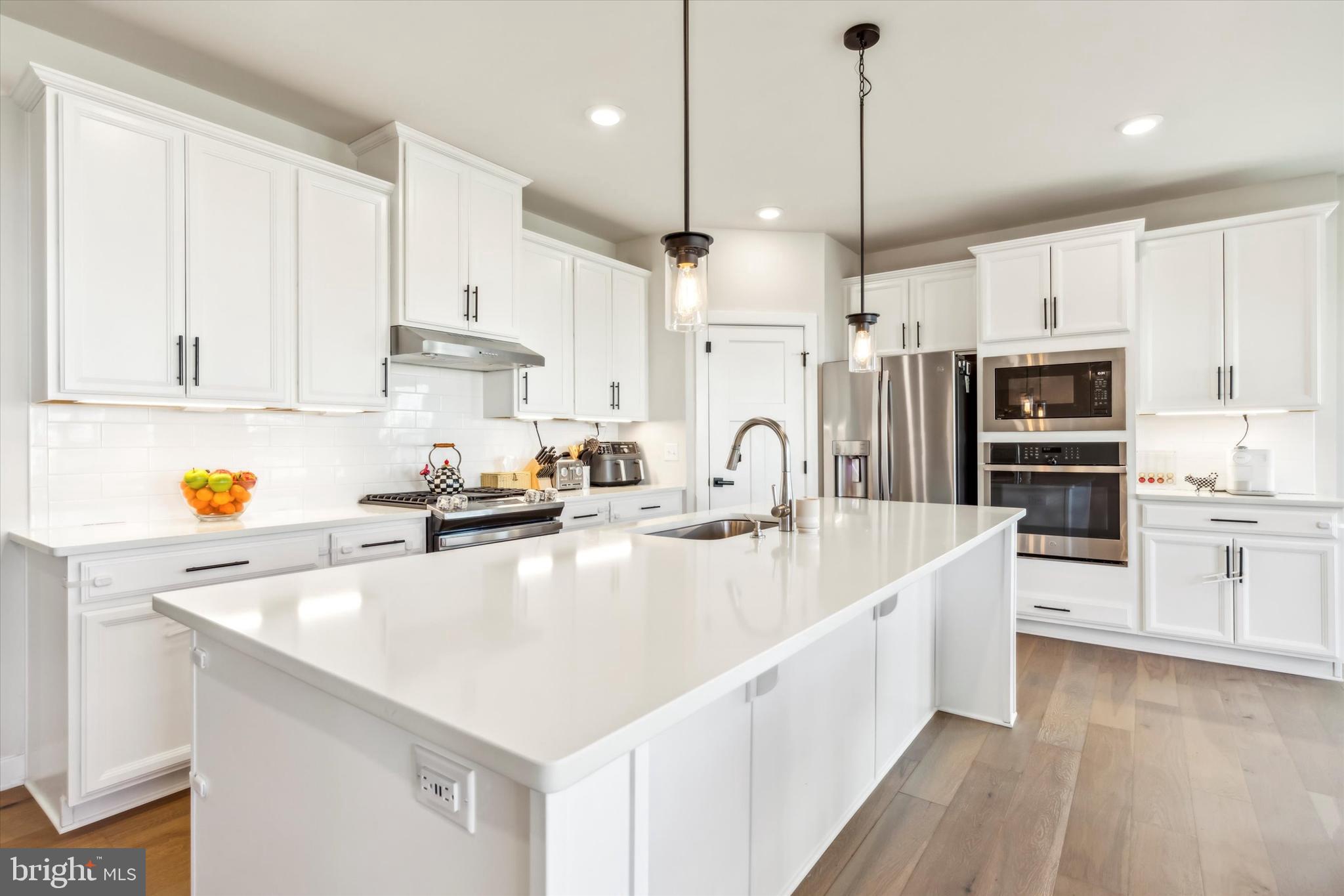 3306 CORA LANE