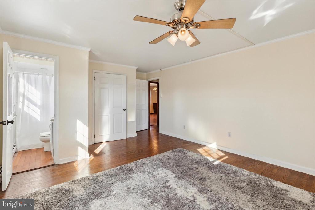 1811 OLD SUMNEYTOWN PIKE