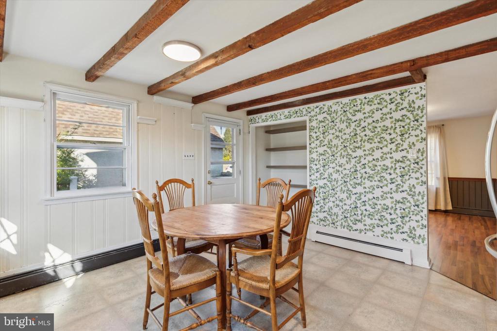 1811 OLD SUMNEYTOWN PIKE