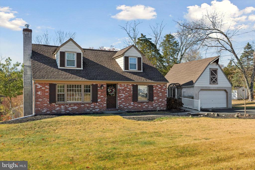 1811 OLD SUMNEYTOWN PIKE