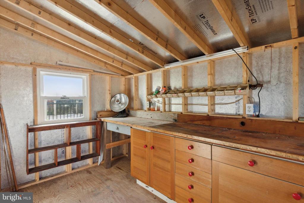 1811 OLD SUMNEYTOWN PIKE