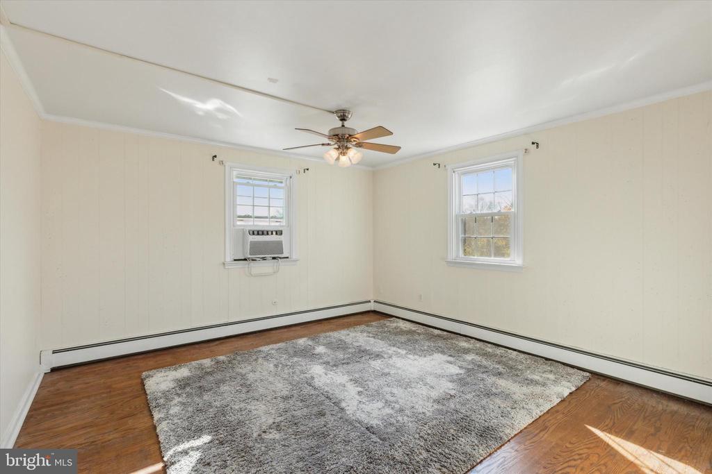 1811 OLD SUMNEYTOWN PIKE
