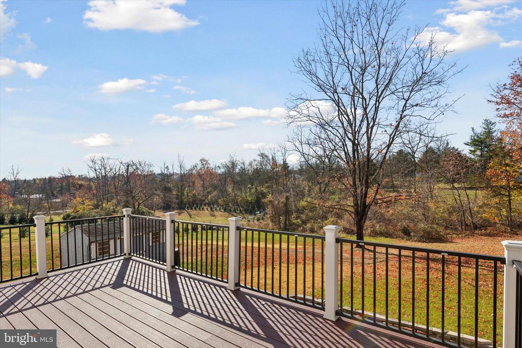 1811 OLD SUMNEYTOWN PIKE