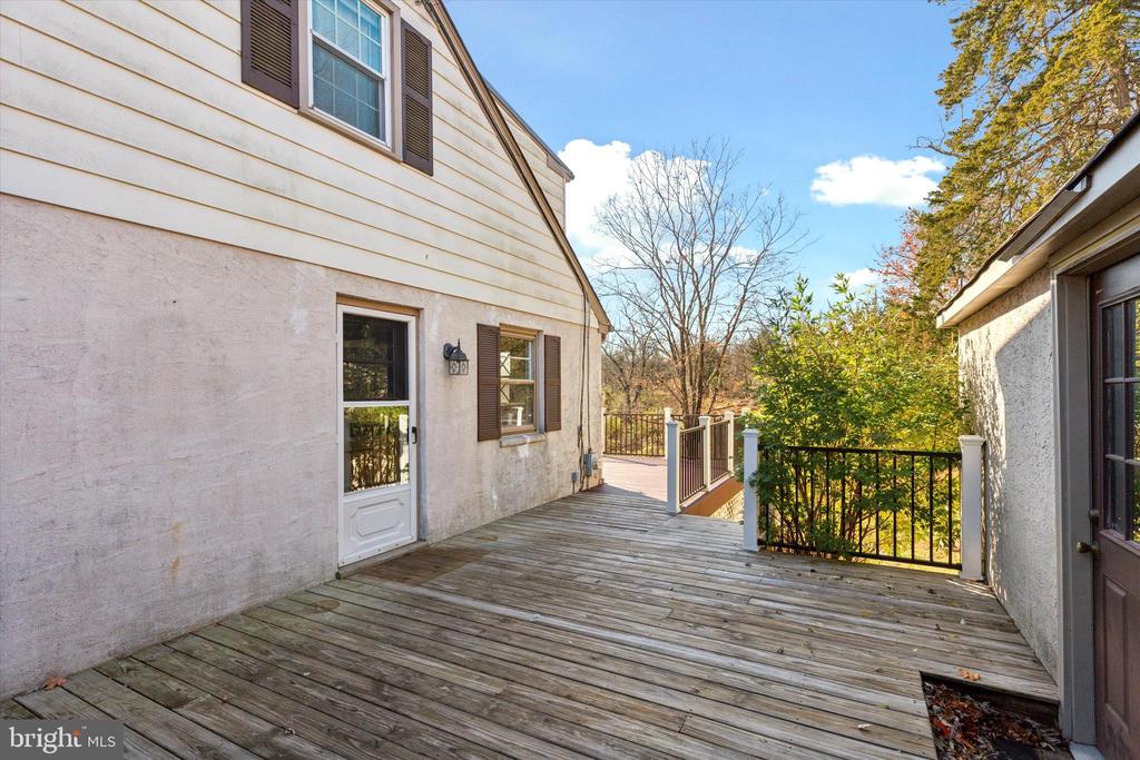 1811 OLD SUMNEYTOWN PIKE