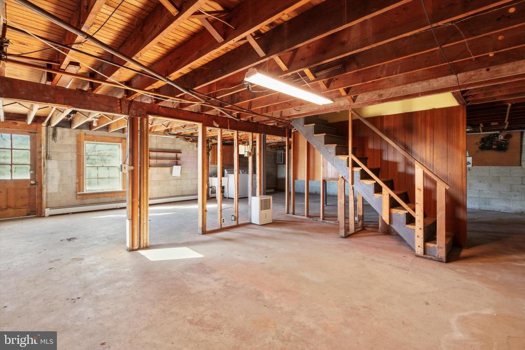 1811 OLD SUMNEYTOWN PIKE