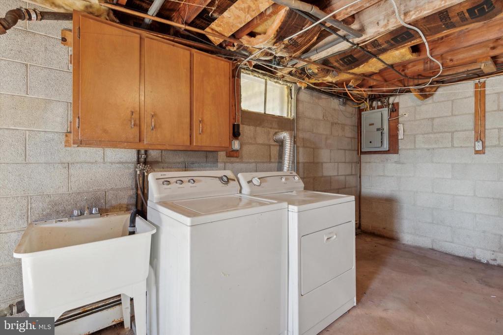 1811 OLD SUMNEYTOWN PIKE