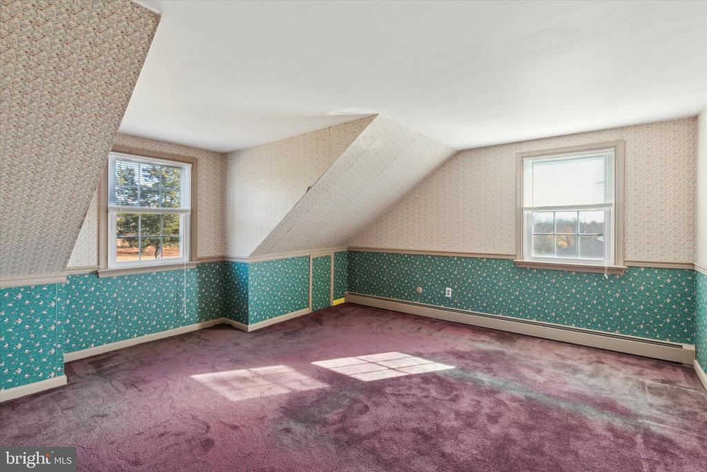 1811 OLD SUMNEYTOWN PIKE