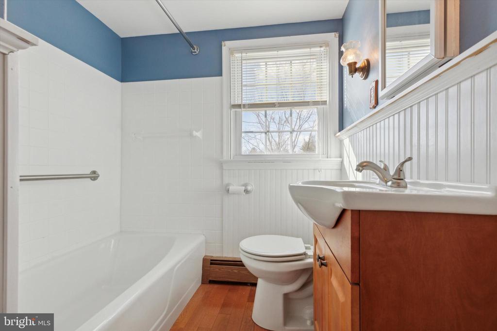 1811 OLD SUMNEYTOWN PIKE