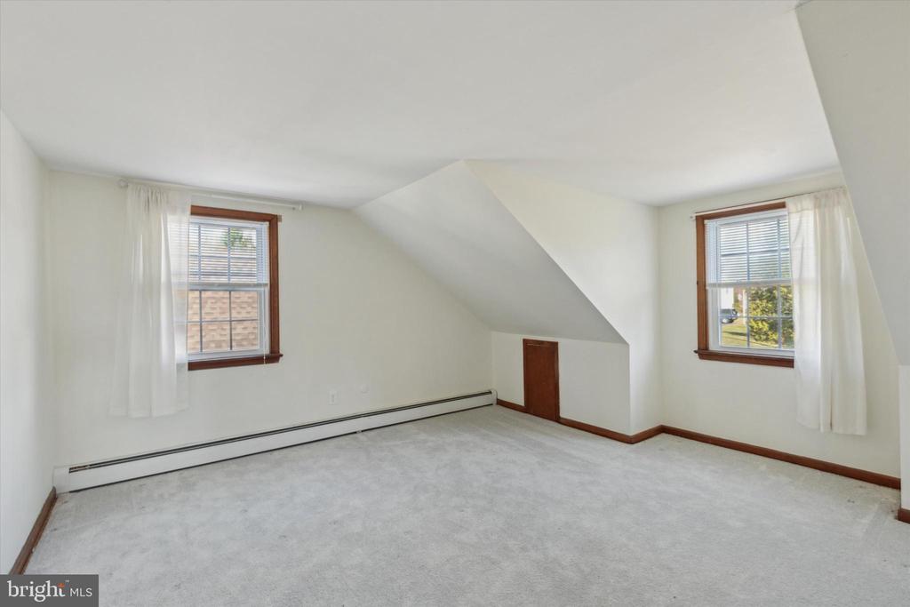 1811 OLD SUMNEYTOWN PIKE