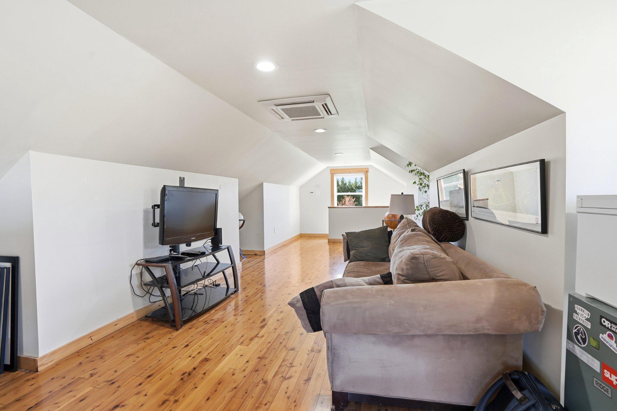 10 POMPA LANE