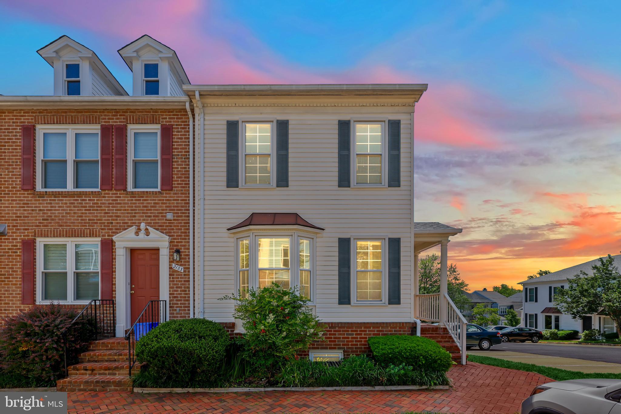 2131 N TAZEWELL COURT