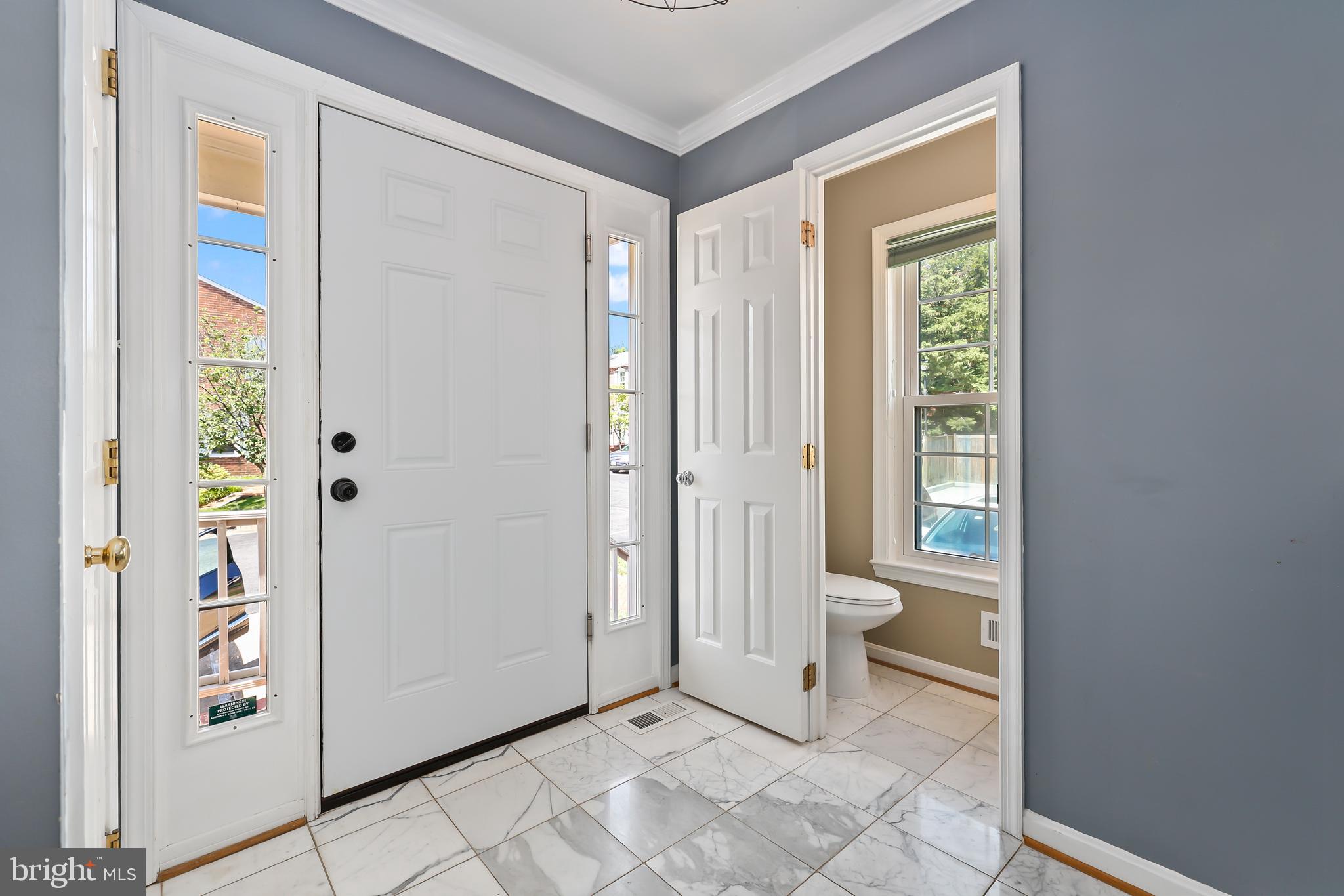 2131 N TAZEWELL COURT