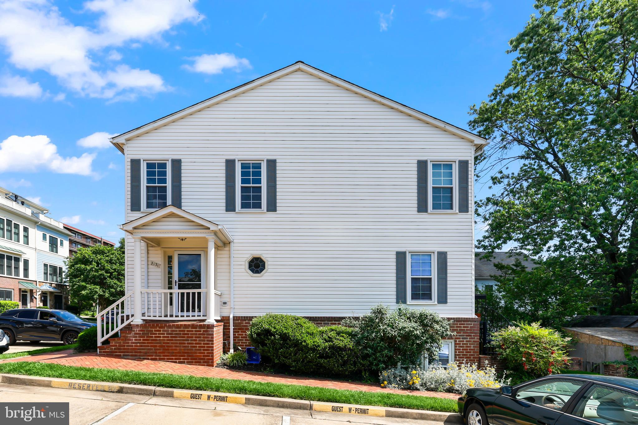 2131 N TAZEWELL COURT