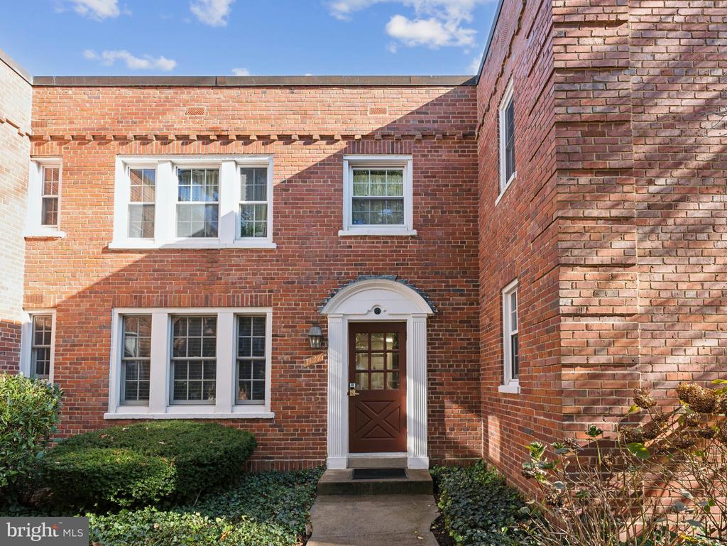 1847 WILSON BOULEVARD 5-360