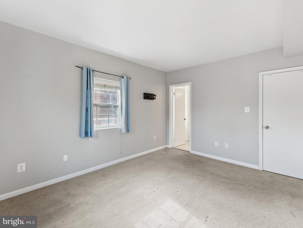 1847 WILSON BOULEVARD 5-360