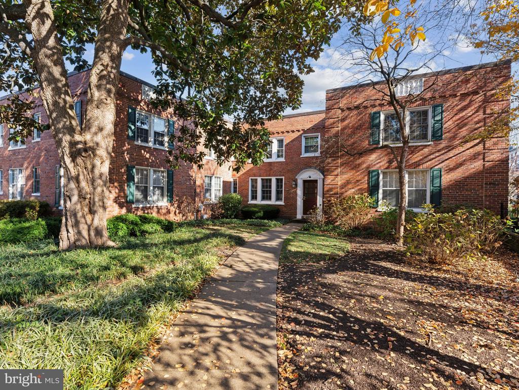 1847 WILSON BOULEVARD 5-360