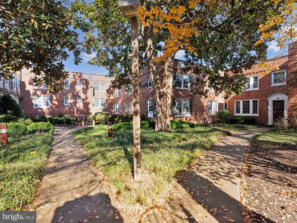 1847 WILSON BOULEVARD 5-360