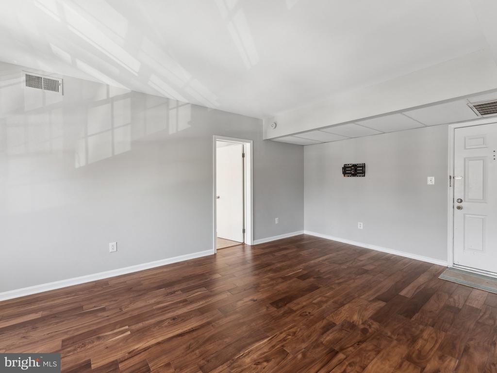 1847 WILSON BOULEVARD 5-360