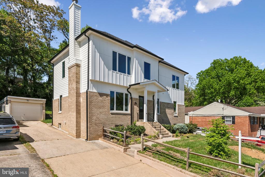 2811 21ST ROAD S